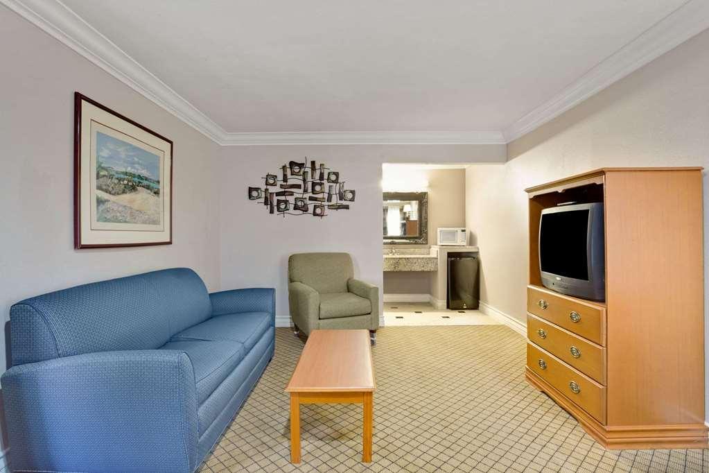 Baymont By Wyndham College Park Atlanta Airport South Hotel Kültér fotó