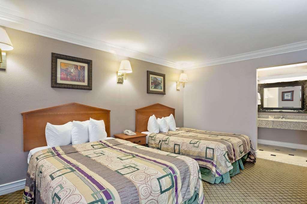 Baymont By Wyndham College Park Atlanta Airport South Hotel Kültér fotó