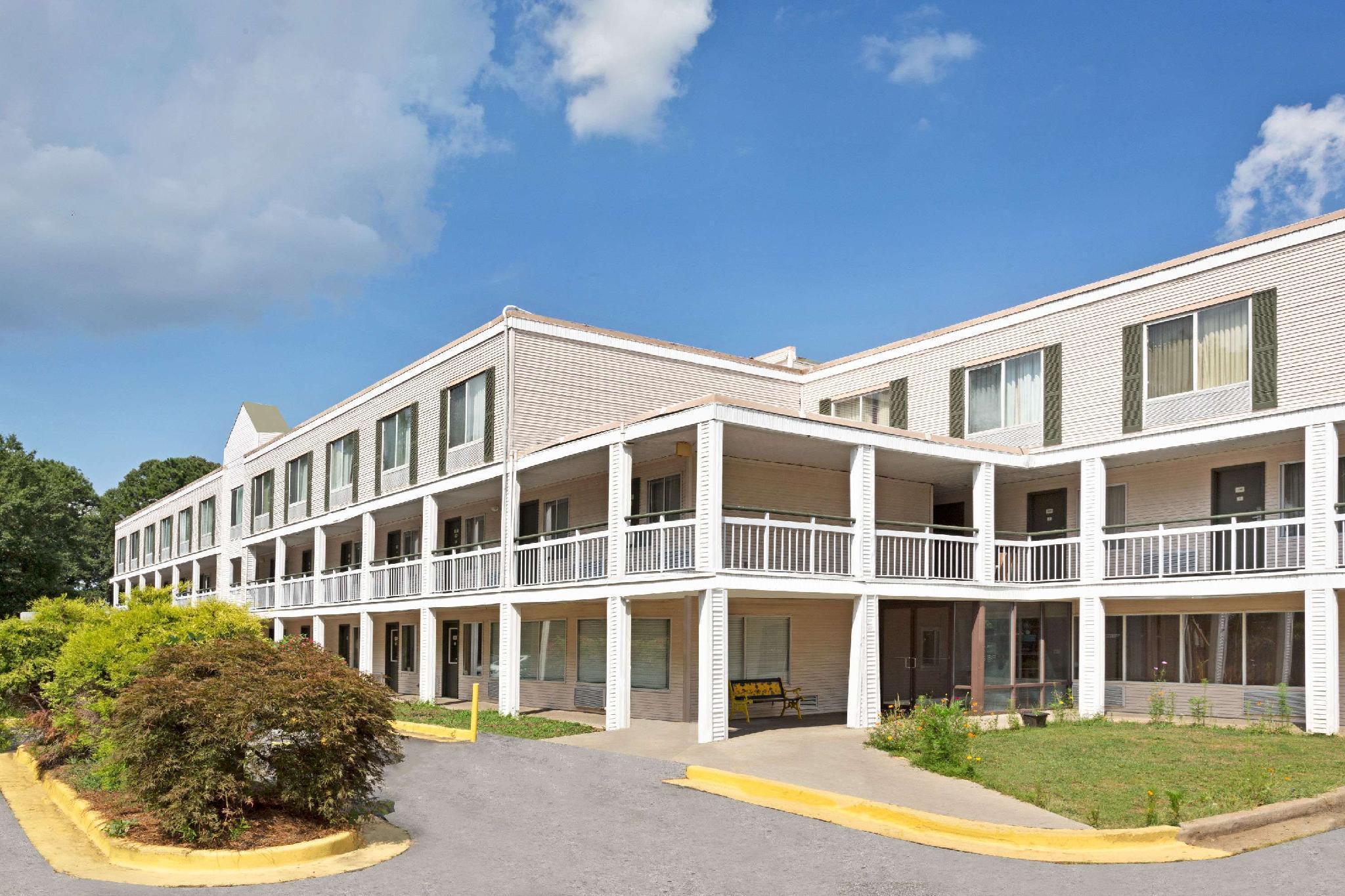 Baymont By Wyndham College Park Atlanta Airport South Hotel Kültér fotó